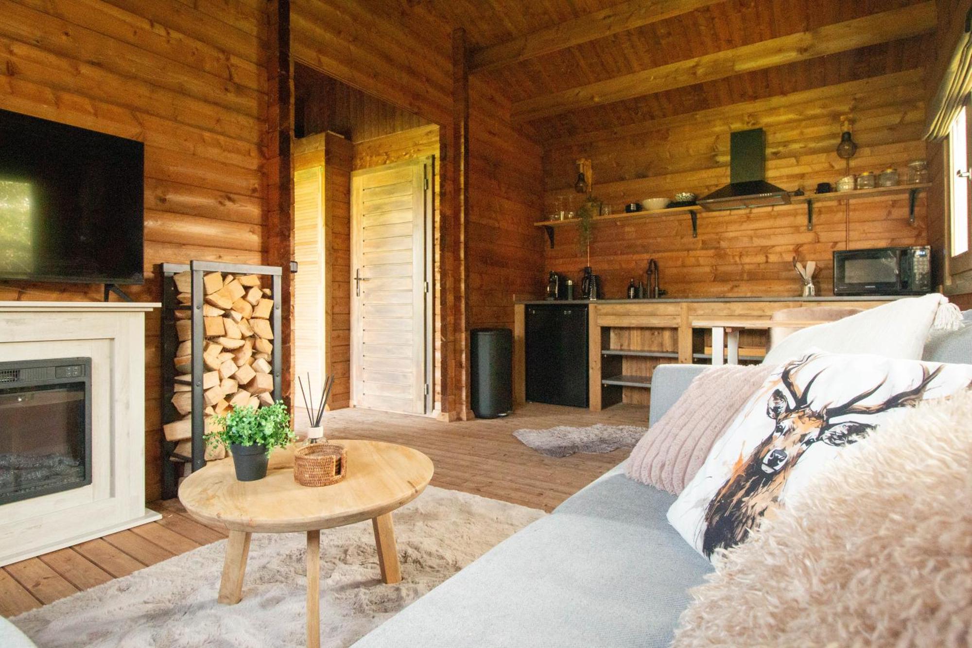Old Deer Lodge By Neeltje Soet Mierlo Exterior foto